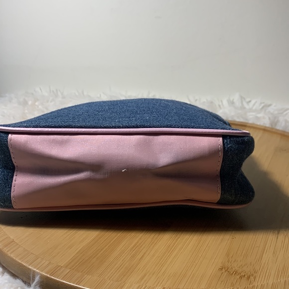 Hello Kitty small purse (4 1/2” x 7 1/2” 2”) - Picture 3 of 4